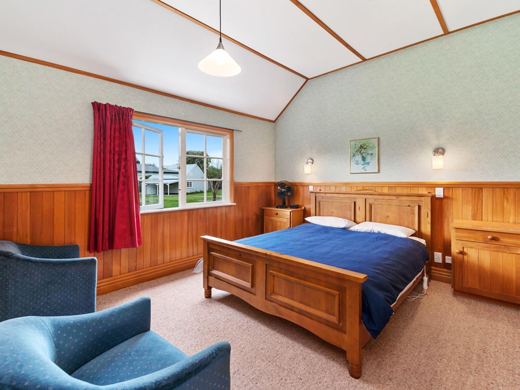 タウポ クオリティ スイーツ フカ フォールズモーテル エクステリア 写真 A bedroom in a typical New Zealand home