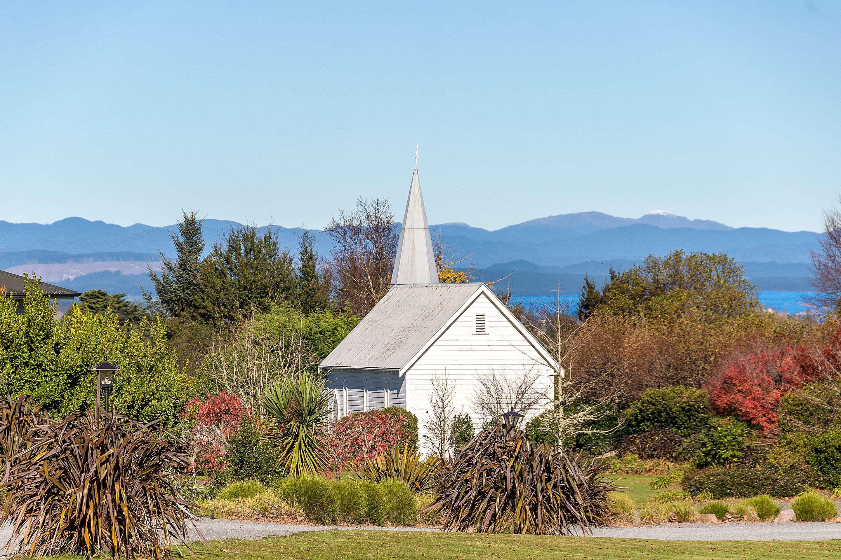 タウポ クオリティ スイーツ フカ フォールズモーテル エクステリア 写真 The church in 2016