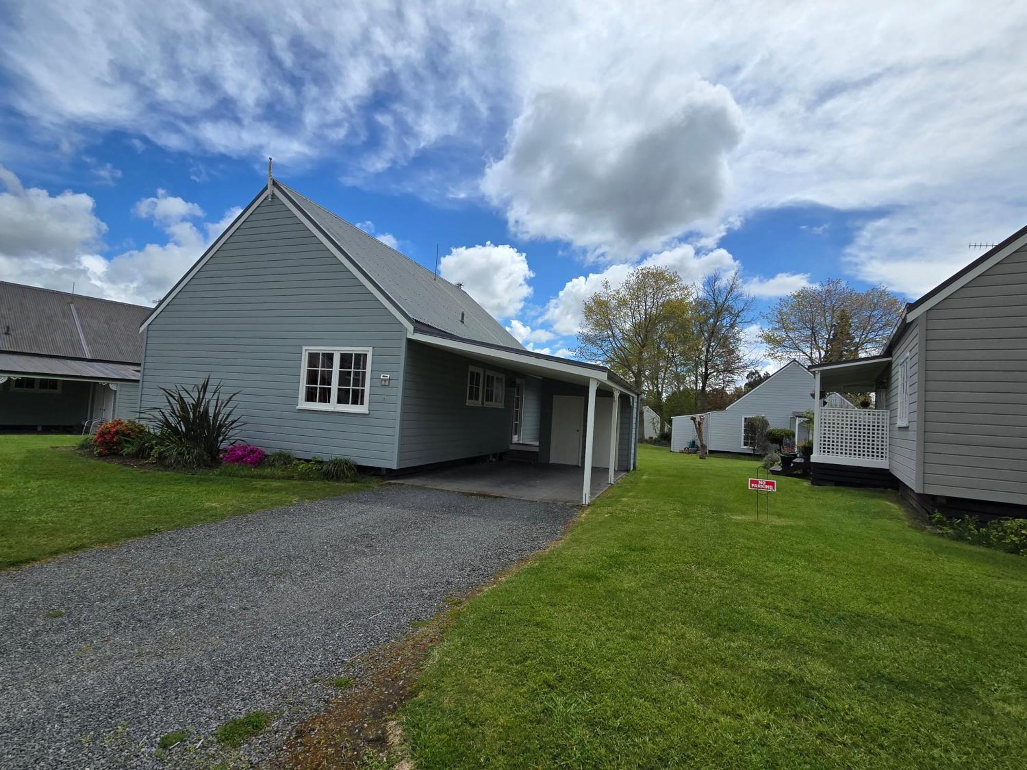 タウポ クオリティ スイーツ フカ フォールズモーテル エクステリア 写真 The new houses at the village
