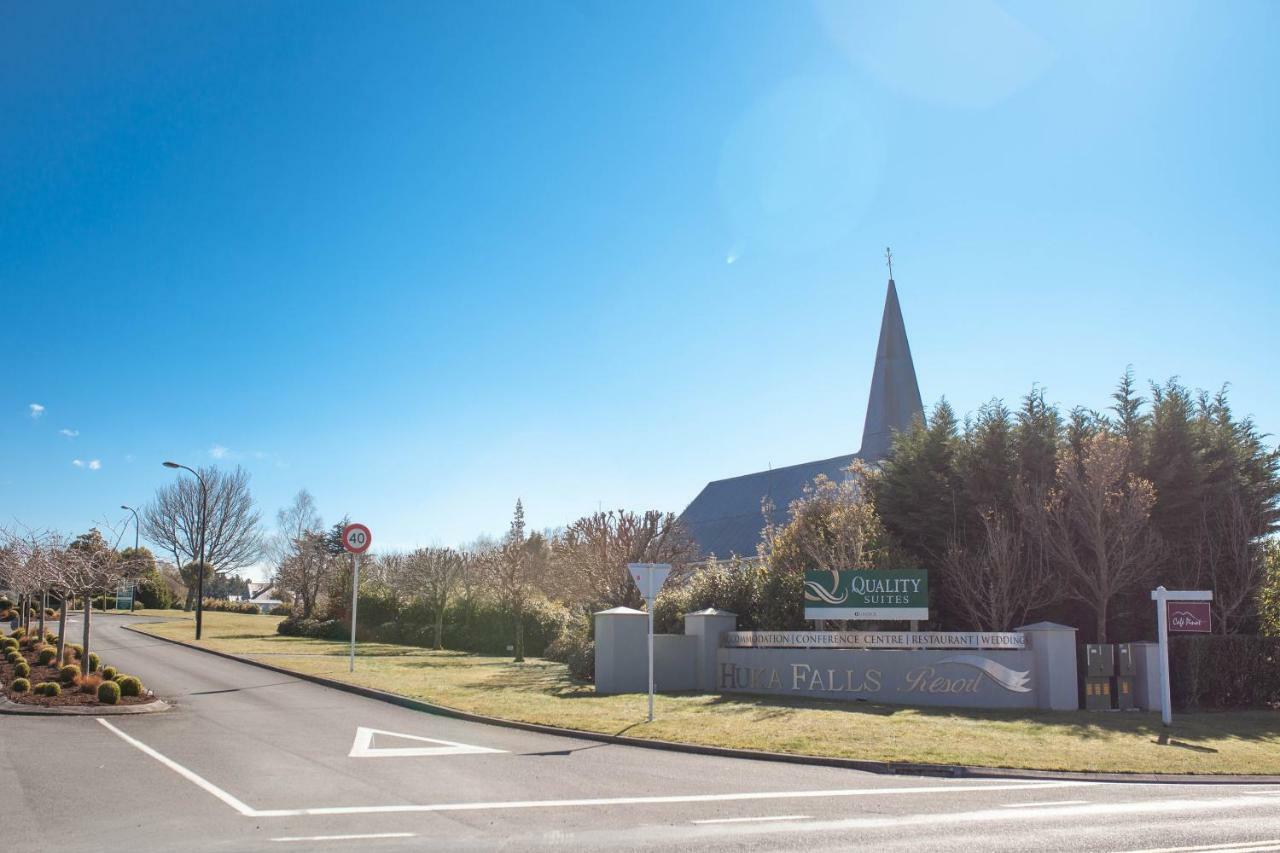 タウポ クオリティ スイーツ フカ フォールズモーテル エクステリア 写真 St Peter's College, the first Catholic secondary school in New Zealand, opened in 1955.